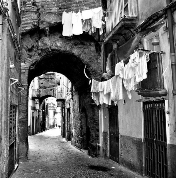 Vecchia Napoli - Anticaglia Apartment Luaran gambar