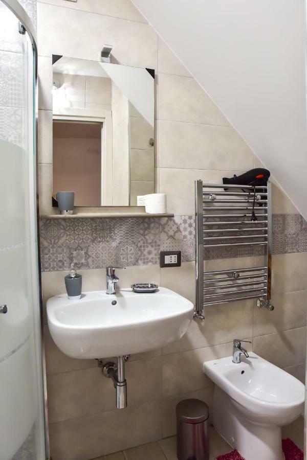 Vecchia Napoli - Anticaglia Apartment Luaran gambar