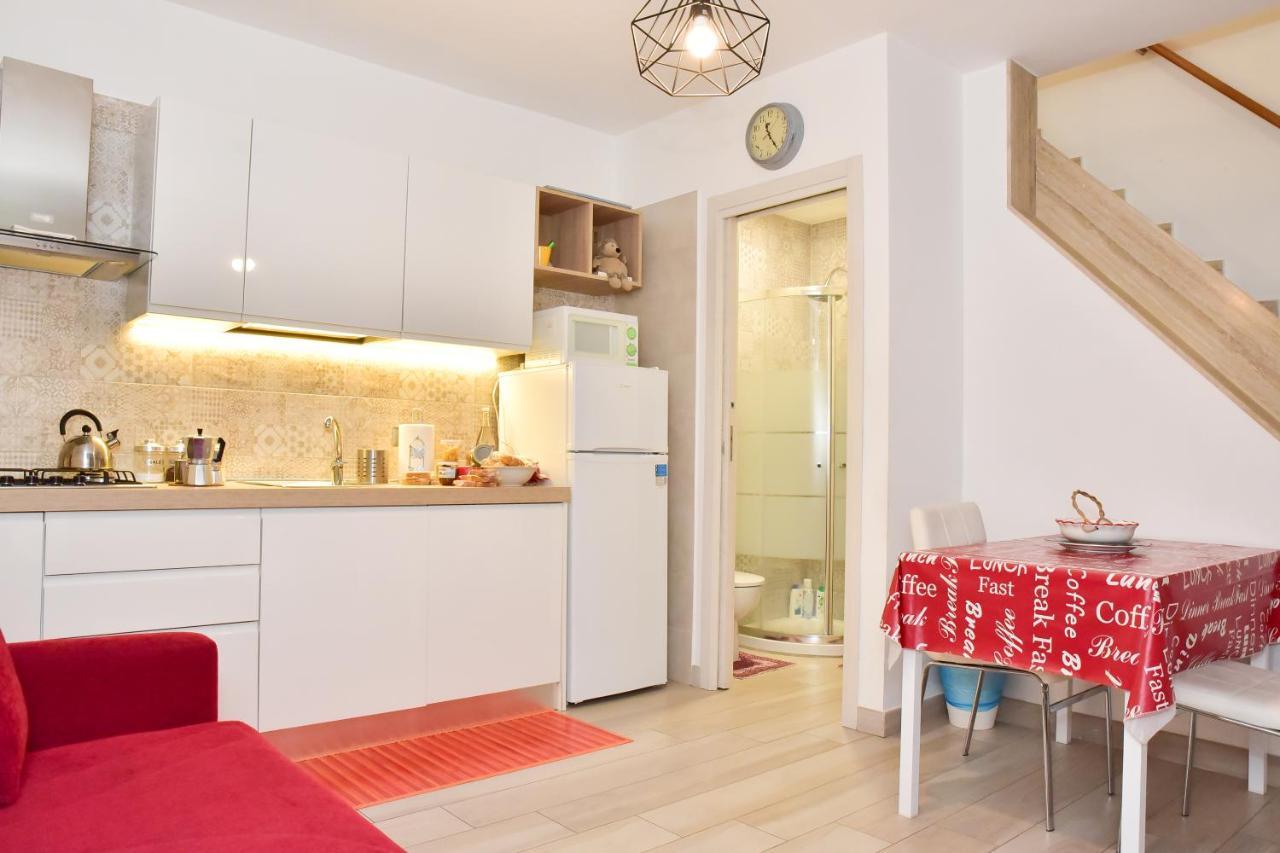Vecchia Napoli - Anticaglia Apartment Luaran gambar